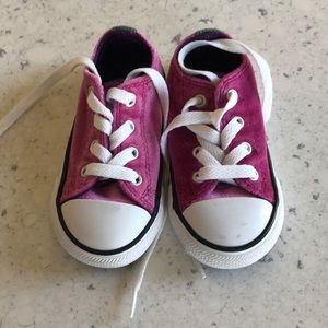 Magenta toddler girls pink velvet converse